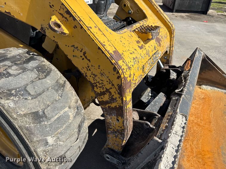 image for item DV4027 2011 Caterpillar 262C skid steer loader