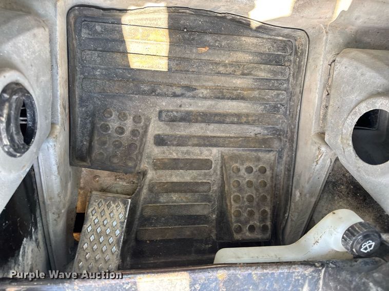 image for item DV4027 2011 Caterpillar 262C skid steer loader