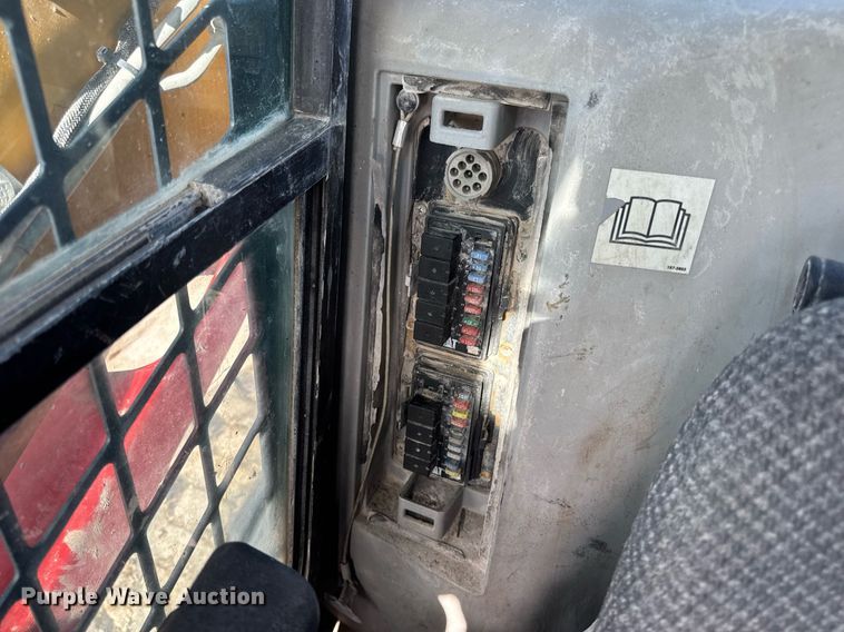 image for item DV4027 2011 Caterpillar 262C skid steer loader