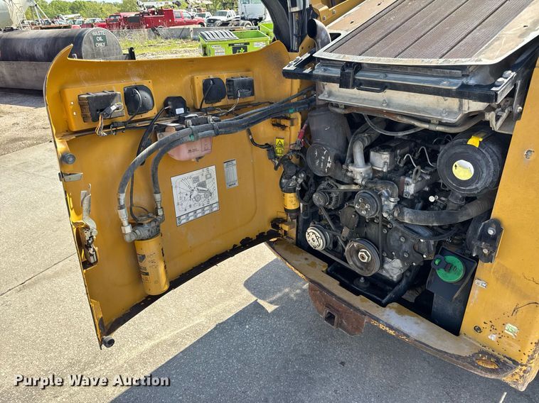 image for item DV4027 2011 Caterpillar 262C skid steer loader