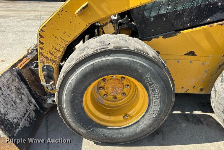 image for item DV4027 2011 Caterpillar 262C skid steer loader