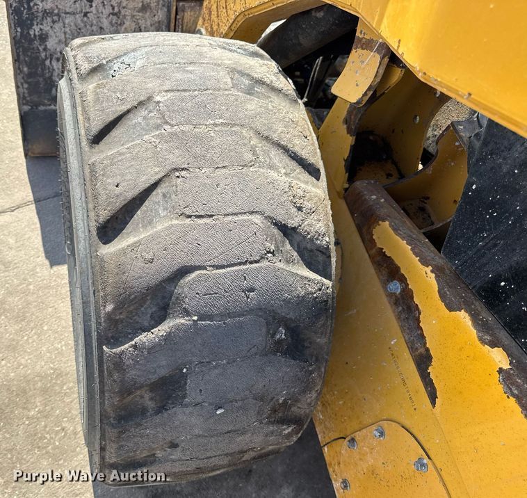 image for item DV4027 2011 Caterpillar 262C skid steer loader