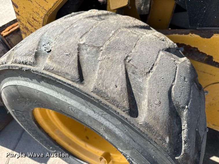 image for item DV4027 2011 Caterpillar 262C skid steer loader