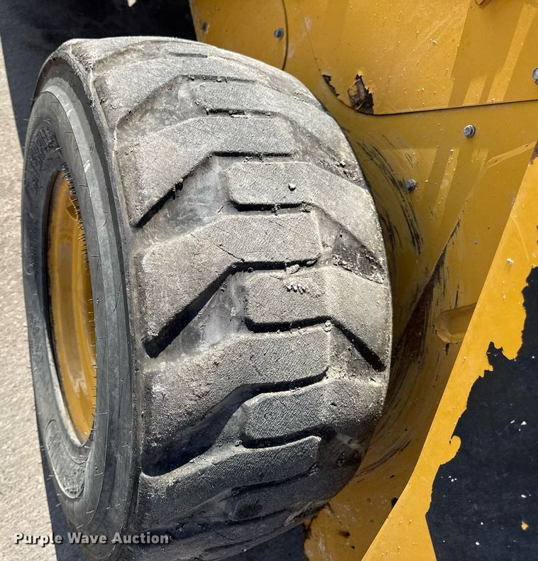 image for item DV4027 2011 Caterpillar 262C skid steer loader