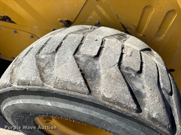 image for item DV4027 2011 Caterpillar 262C skid steer loader