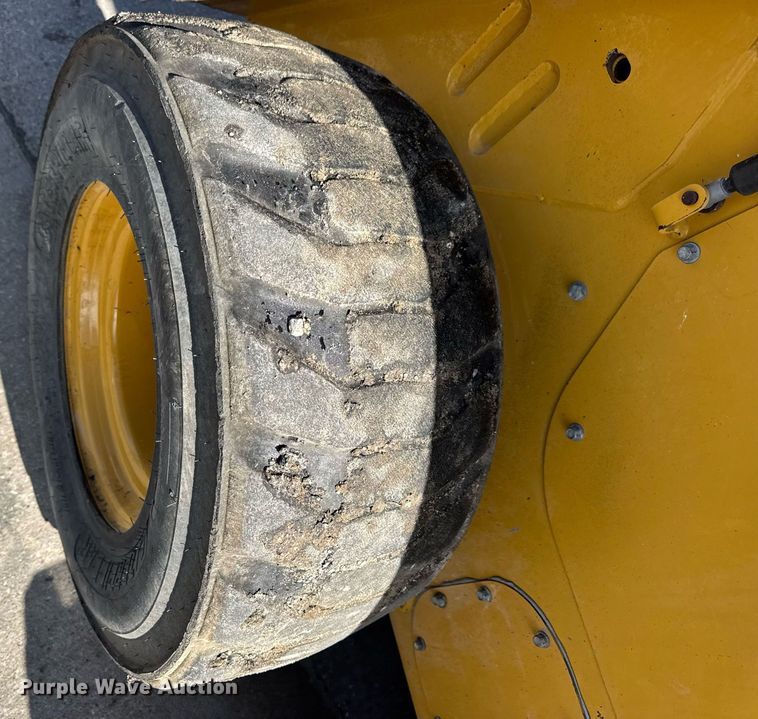 image for item DV4027 2011 Caterpillar 262C skid steer loader