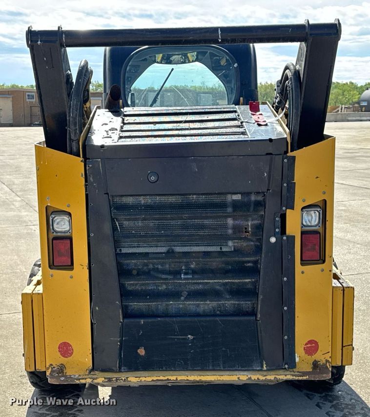 image for item DV4028 2018 Caterpillar 262D skid steer loader