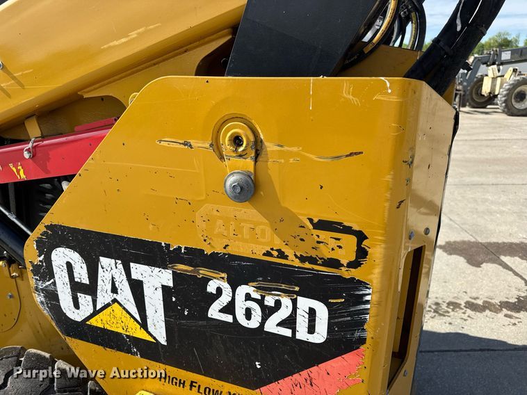 image for item DV4028 2018 Caterpillar 262D skid steer loader