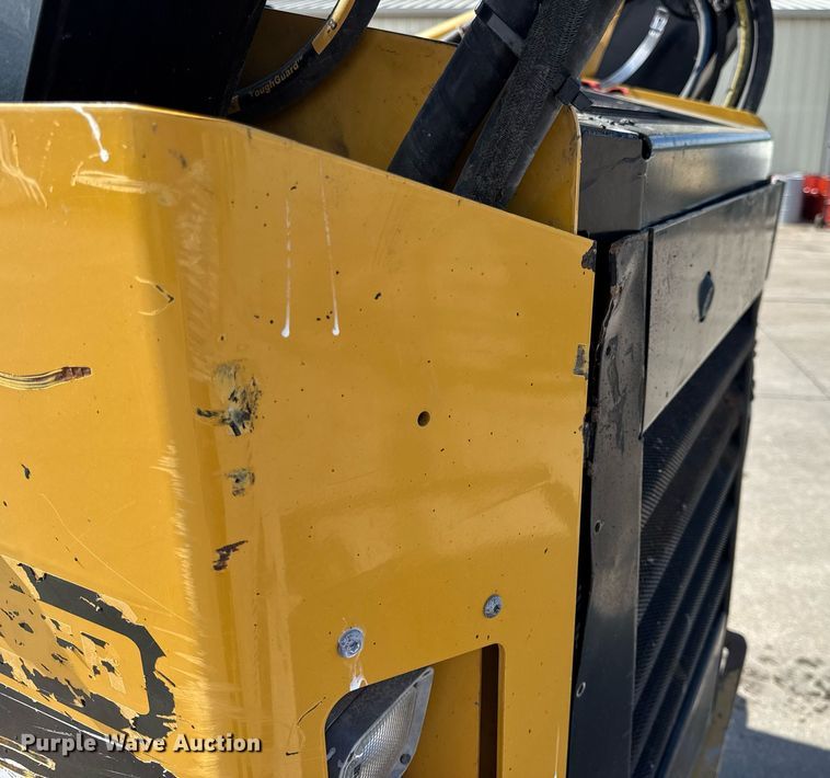 image for item DV4028 2018 Caterpillar 262D skid steer loader