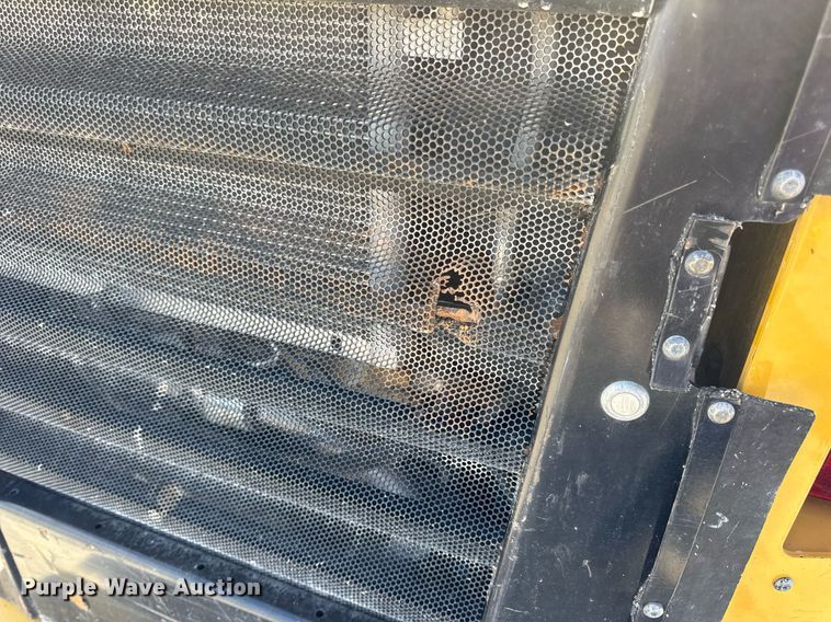 image for item DV4028 2018 Caterpillar 262D skid steer loader