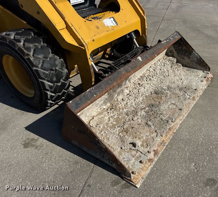 image for item DV4028 2018 Caterpillar 262D skid steer loader