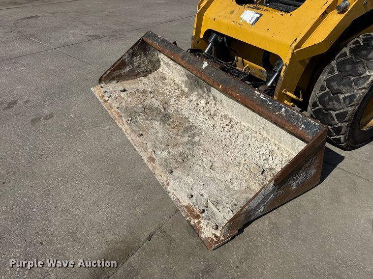 image for item DV4028 2018 Caterpillar 262D skid steer loader