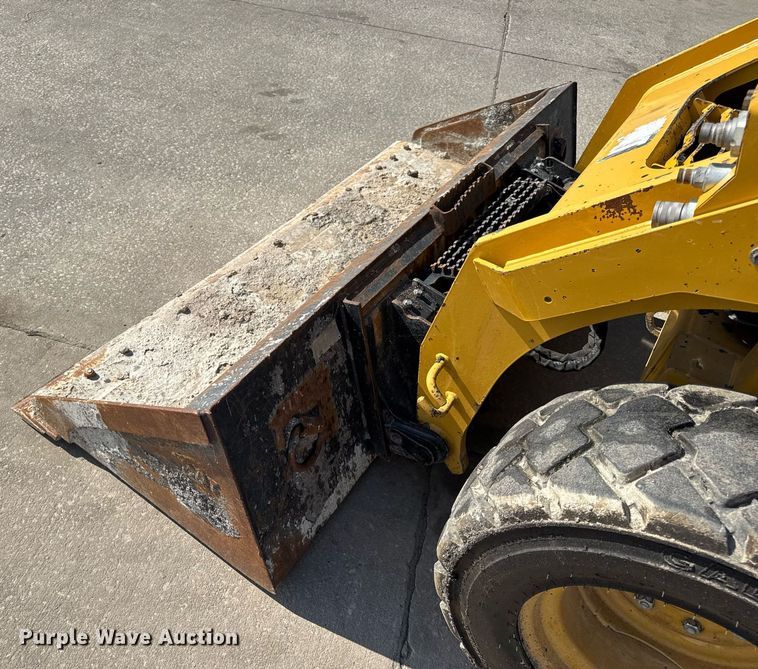 image for item DV4028 2018 Caterpillar 262D skid steer loader