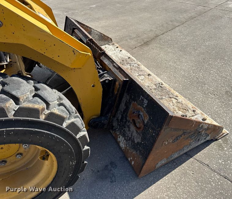 image for item DV4028 2018 Caterpillar 262D skid steer loader