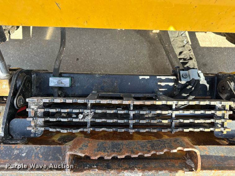 image for item DV4028 2018 Caterpillar 262D skid steer loader