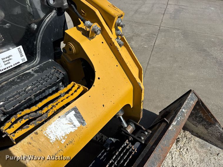 image for item DV4028 2018 Caterpillar 262D skid steer loader