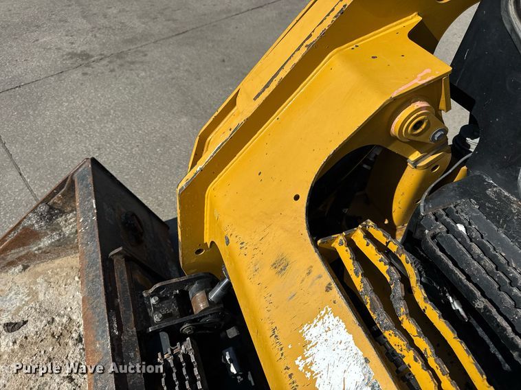 image for item DV4028 2018 Caterpillar 262D skid steer loader
