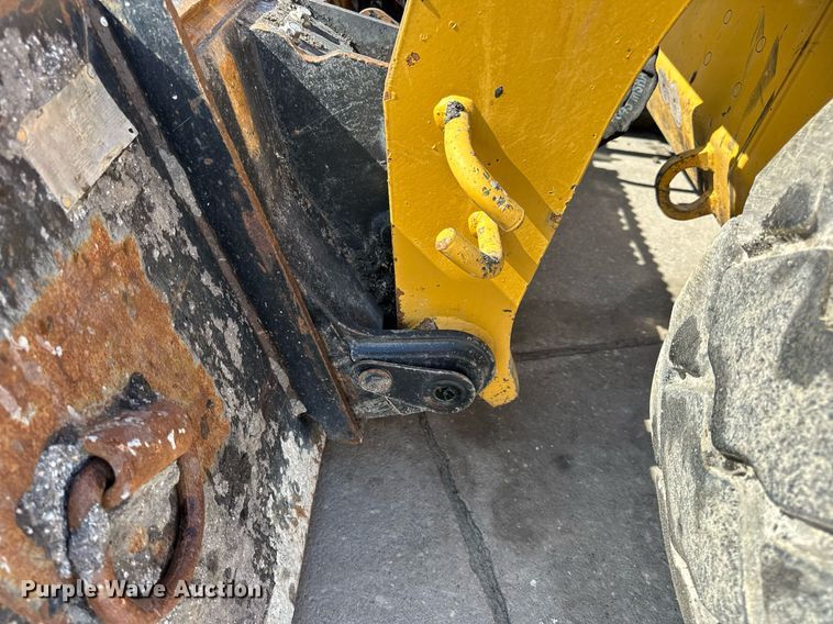 image for item DV4028 2018 Caterpillar 262D skid steer loader