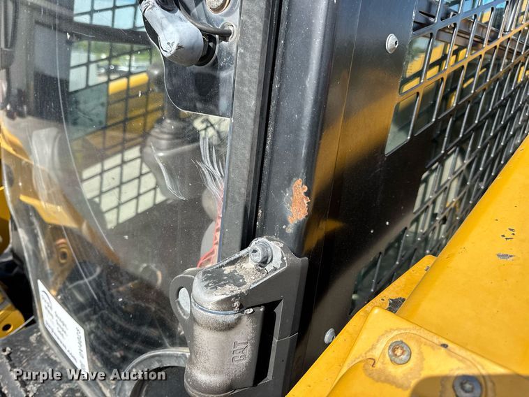 image for item DV4028 2018 Caterpillar 262D skid steer loader