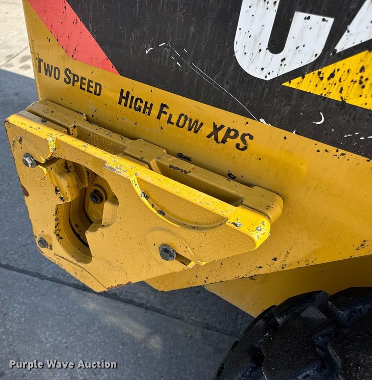 image for item DV4028 2018 Caterpillar 262D skid steer loader