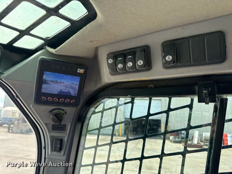 image for item DV4028 2018 Caterpillar 262D skid steer loader