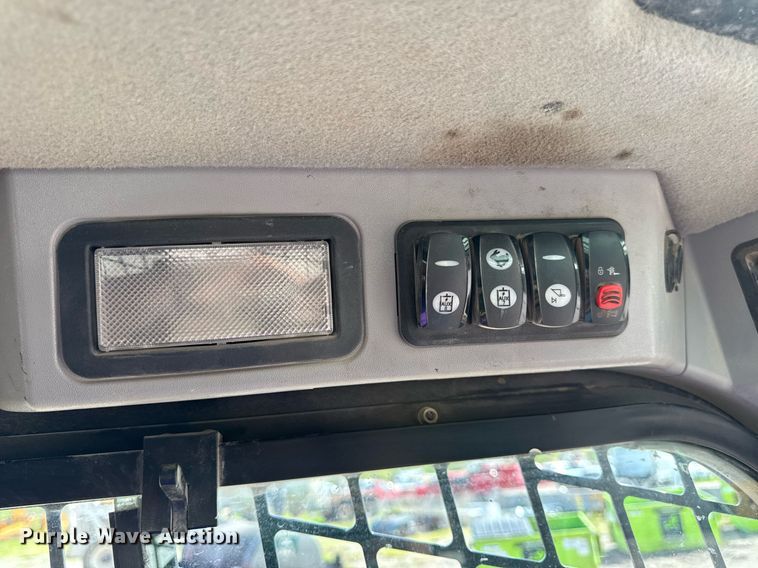 image for item DV4028 2018 Caterpillar 262D skid steer loader