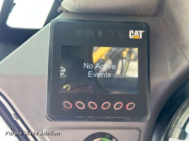 image for item DV4028 2018 Caterpillar 262D skid steer loader