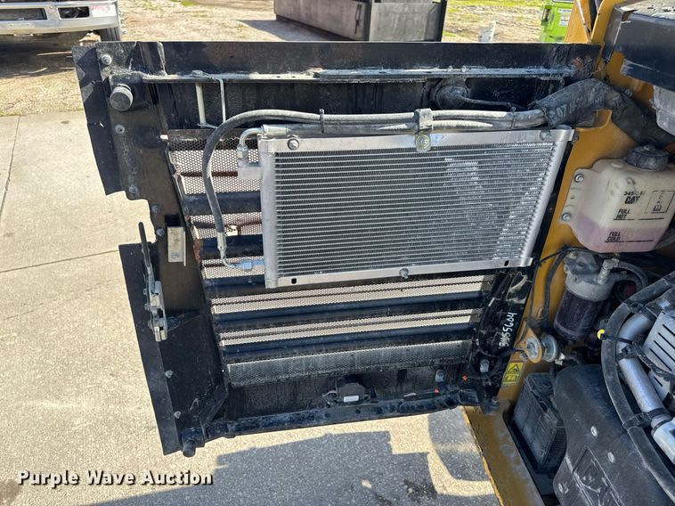 image for item DV4028 2018 Caterpillar 262D skid steer loader