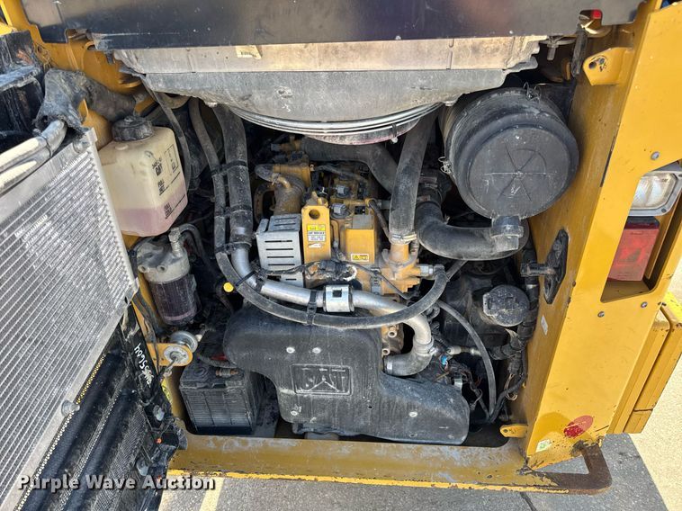 image for item DV4028 2018 Caterpillar 262D skid steer loader