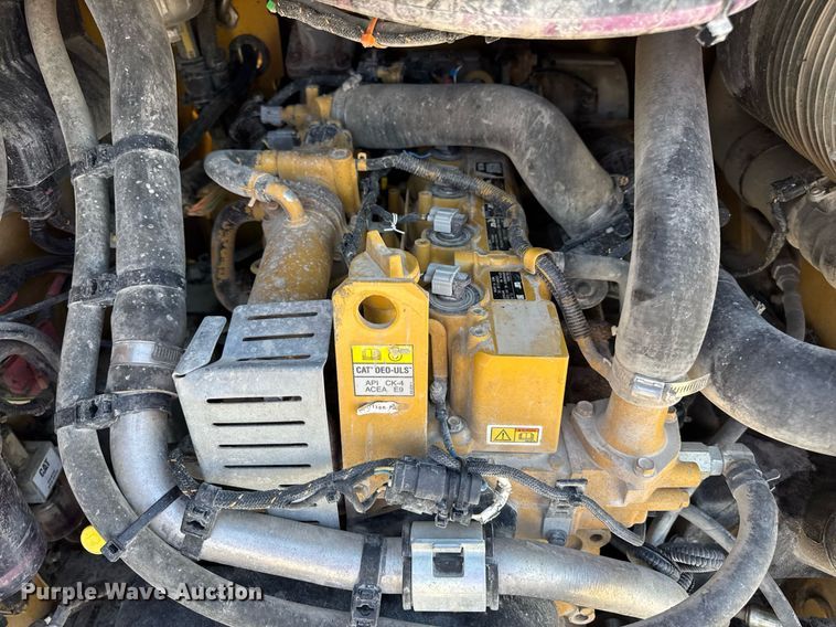 image for item DV4028 2018 Caterpillar 262D skid steer loader