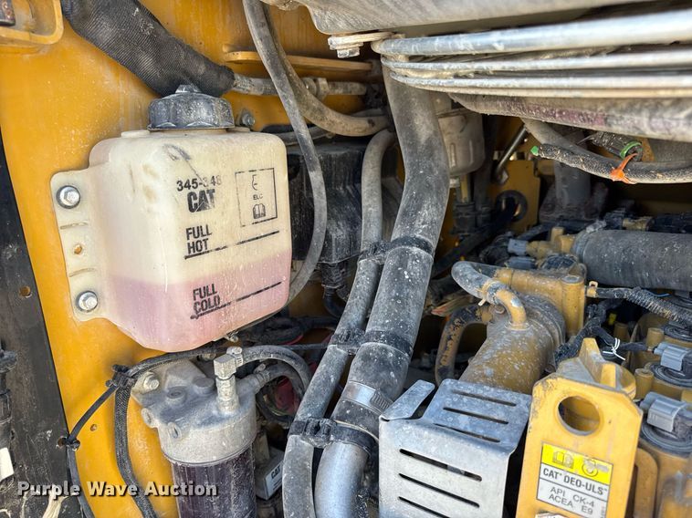 image for item DV4028 2018 Caterpillar 262D skid steer loader