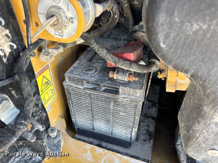 image for item DV4028 2018 Caterpillar 262D skid steer loader