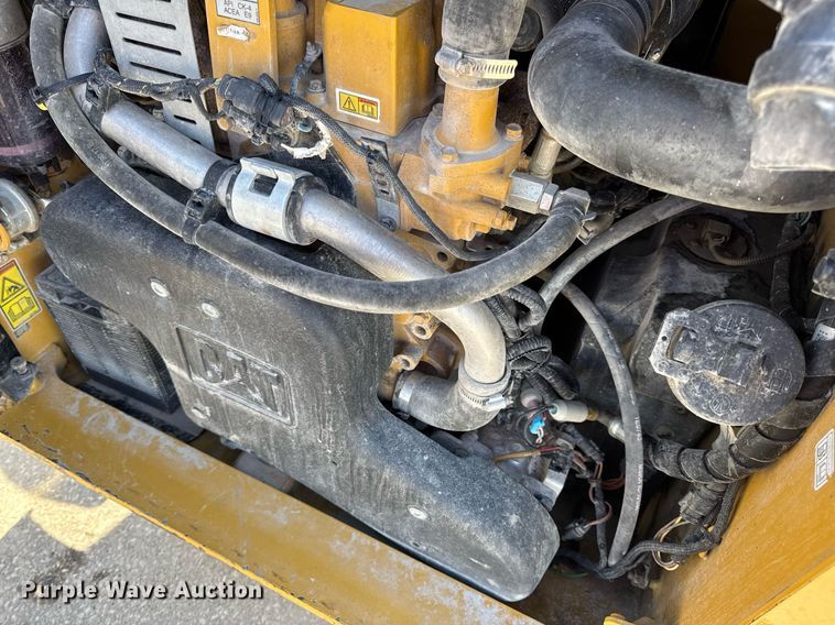 image for item DV4028 2018 Caterpillar 262D skid steer loader