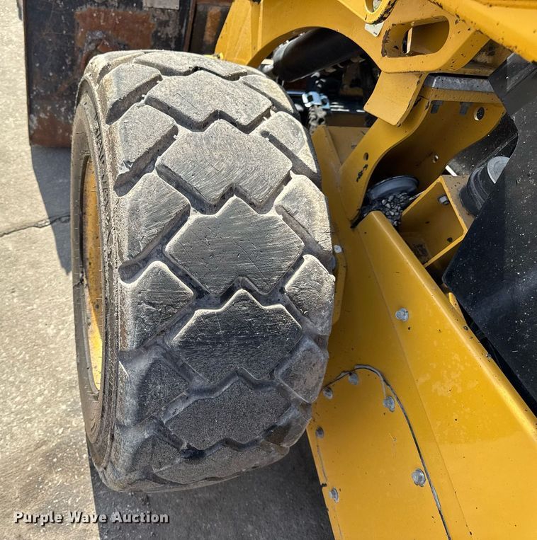 image for item DV4028 2018 Caterpillar 262D skid steer loader