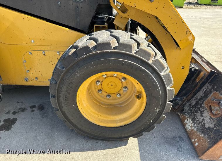 image for item DV4028 2018 Caterpillar 262D skid steer loader