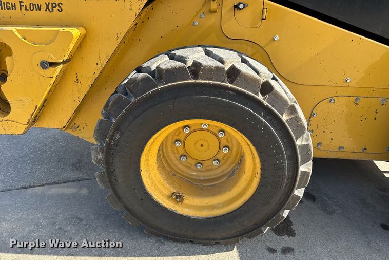 image for item DV4028 2018 Caterpillar 262D skid steer loader
