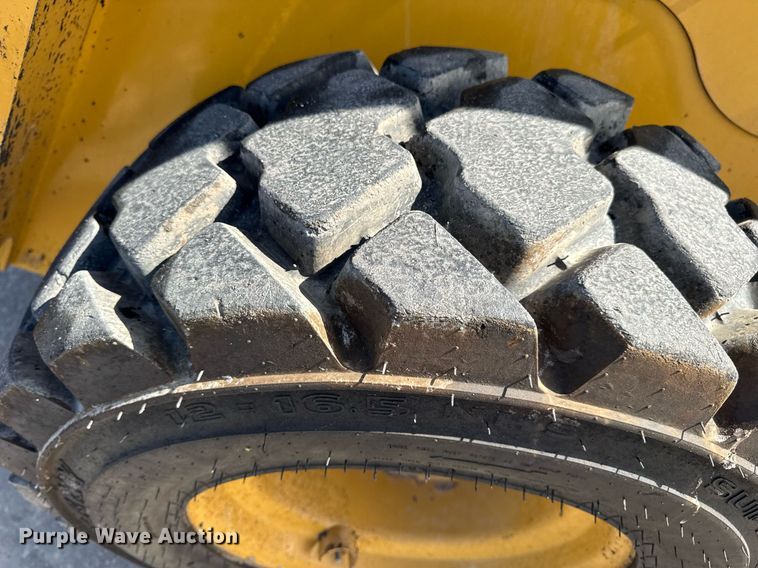 image for item DV4028 2018 Caterpillar 262D skid steer loader