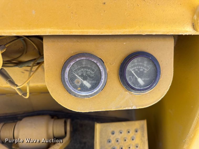 image for item DV4031 1987 Caterpillar 963B  track loader