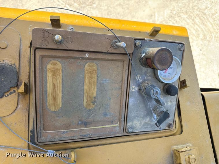 image for item DV4031 1987 Caterpillar 963B  track loader
