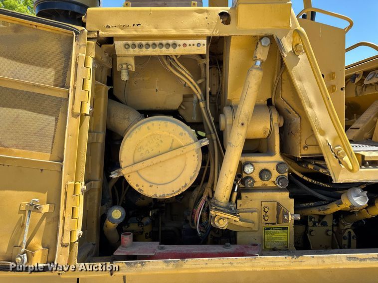 image for item DV4031 1987 Caterpillar 963B  track loader