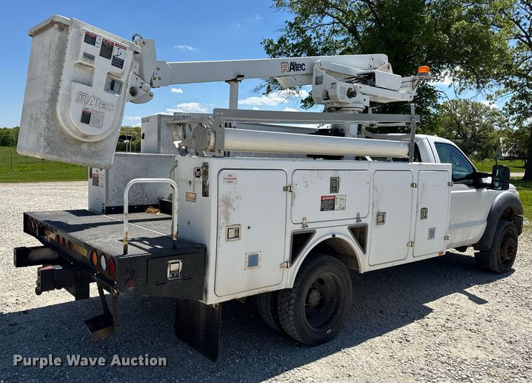 image for item DV4032 2011 Ford F450 Super Duty XL bucket truck