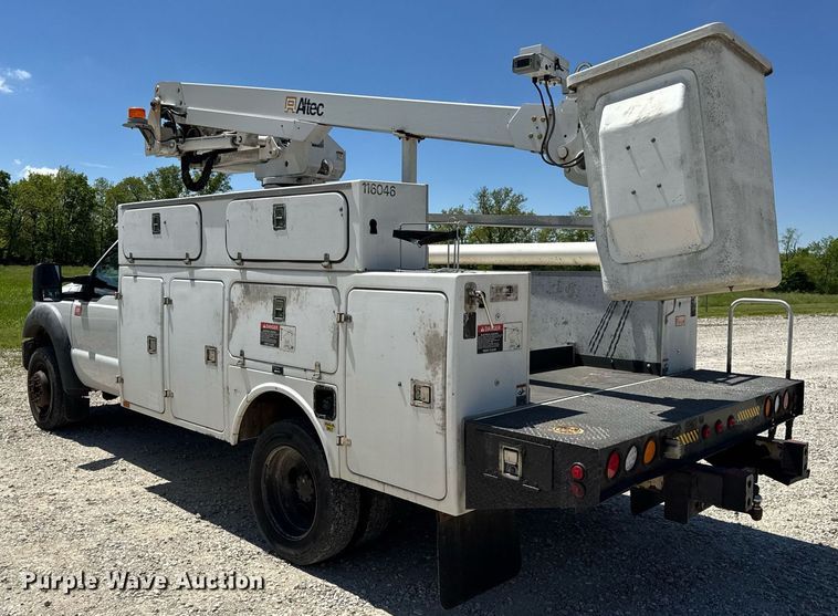 image for item DV4032 2011 Ford F450 Super Duty XL bucket truck
