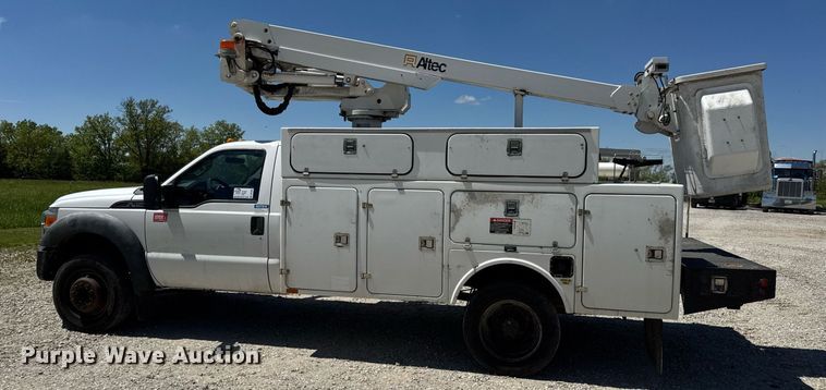 image for item DV4032 2011 Ford F450 Super Duty XL bucket truck
