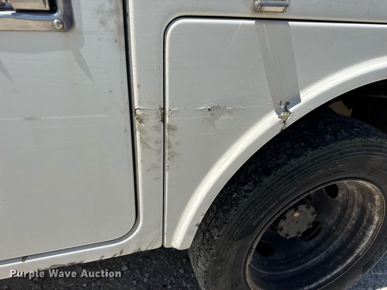 image for item DV4032 2011 Ford F450 Super Duty XL bucket truck