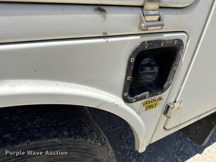 image for item DV4032 2011 Ford F450 Super Duty XL bucket truck