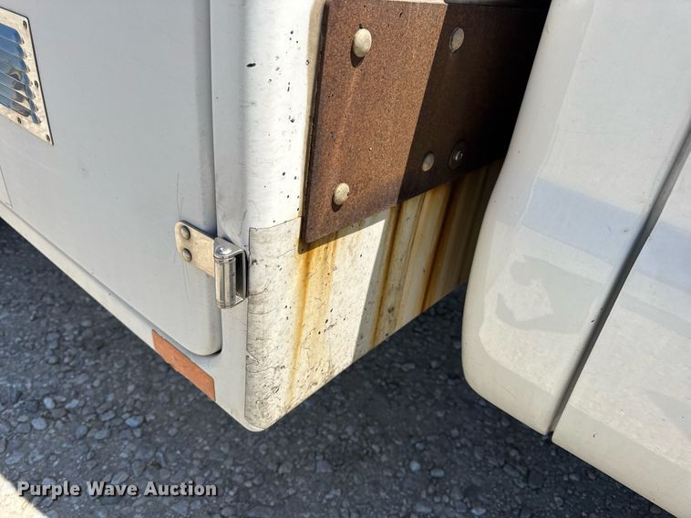 image for item DV4032 2011 Ford F450 Super Duty XL bucket truck