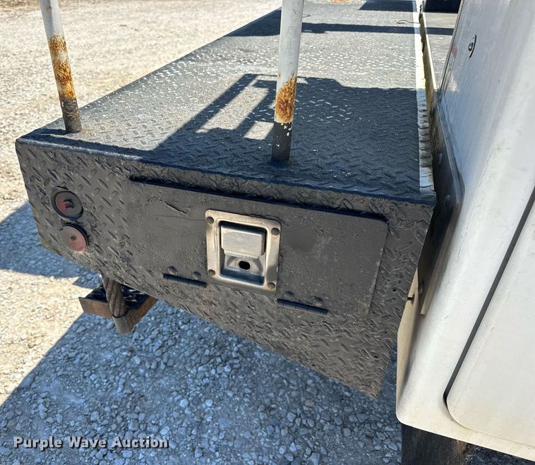 image for item DV4032 2011 Ford F450 Super Duty XL bucket truck