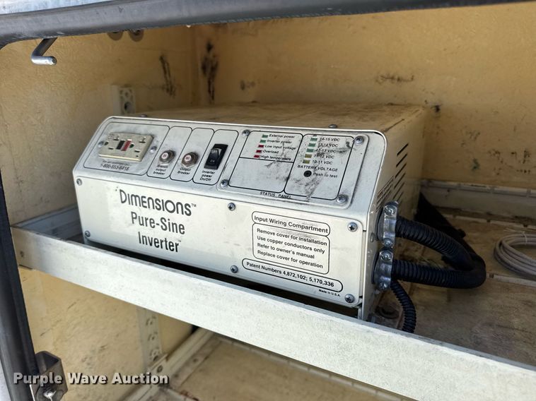 image for item DV4032 2011 Ford F450 Super Duty XL bucket truck