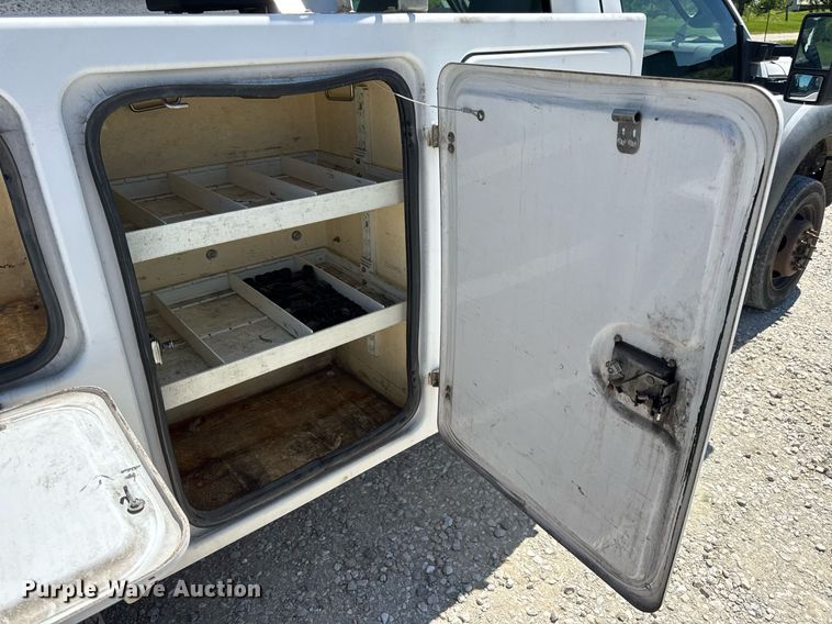 image for item DV4032 2011 Ford F450 Super Duty XL bucket truck