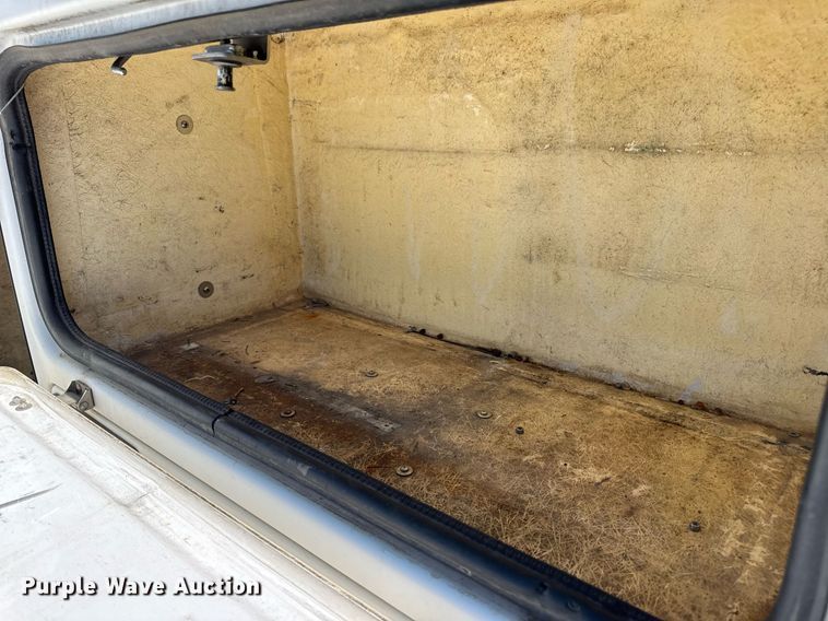 image for item DV4032 2011 Ford F450 Super Duty XL bucket truck